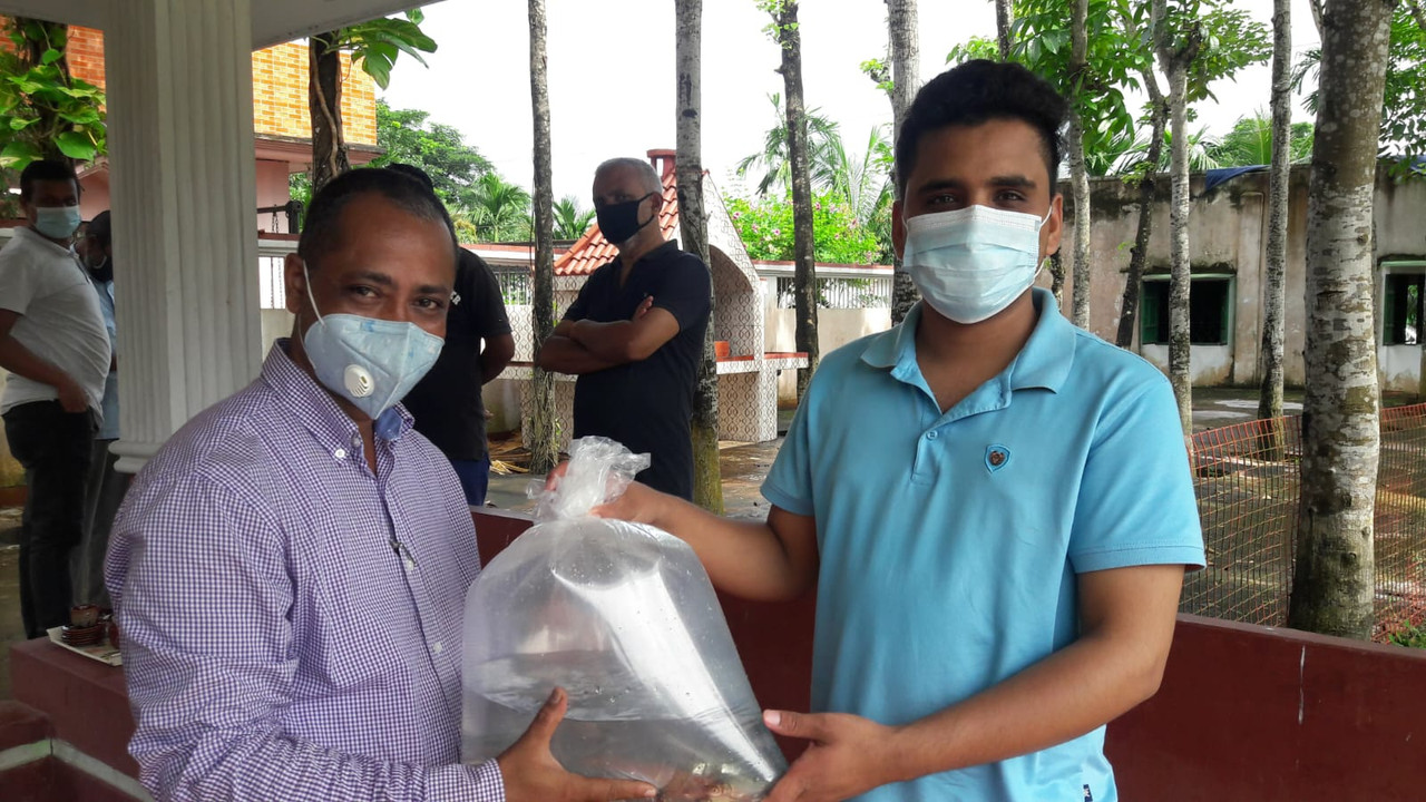 Quality juvenile fish fry distribution for hatcheries and aquaculture operations across Bangladesh